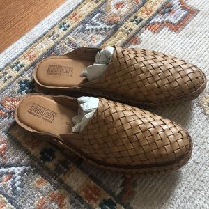Mohinders City Slippers - Size 9 - Men’s - NEW